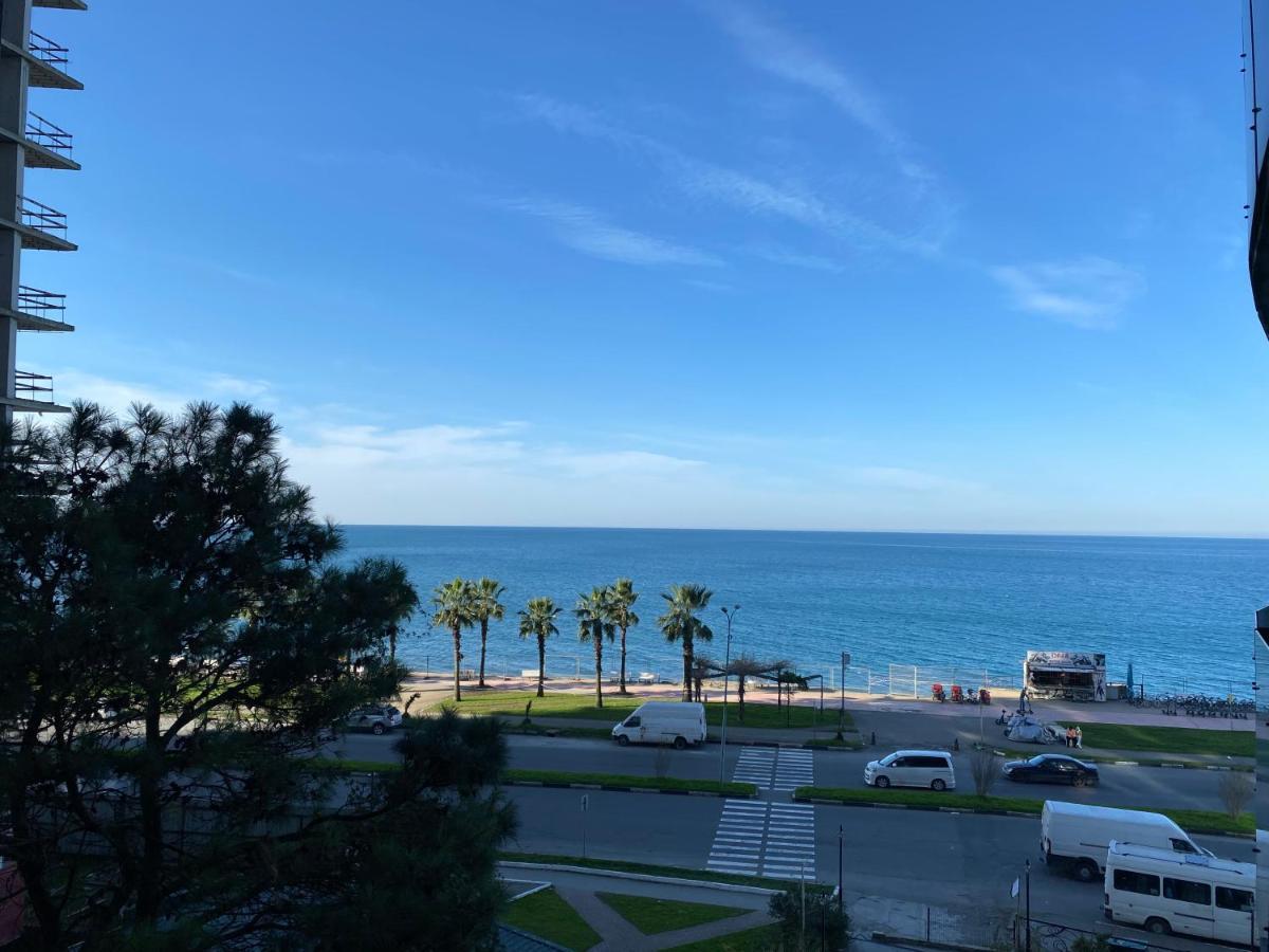 Daniel Sea View Apartment Батумі Екстер'єр фото