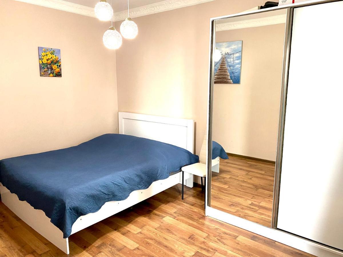 Daniel Sea View Apartment Батумі Екстер'єр фото