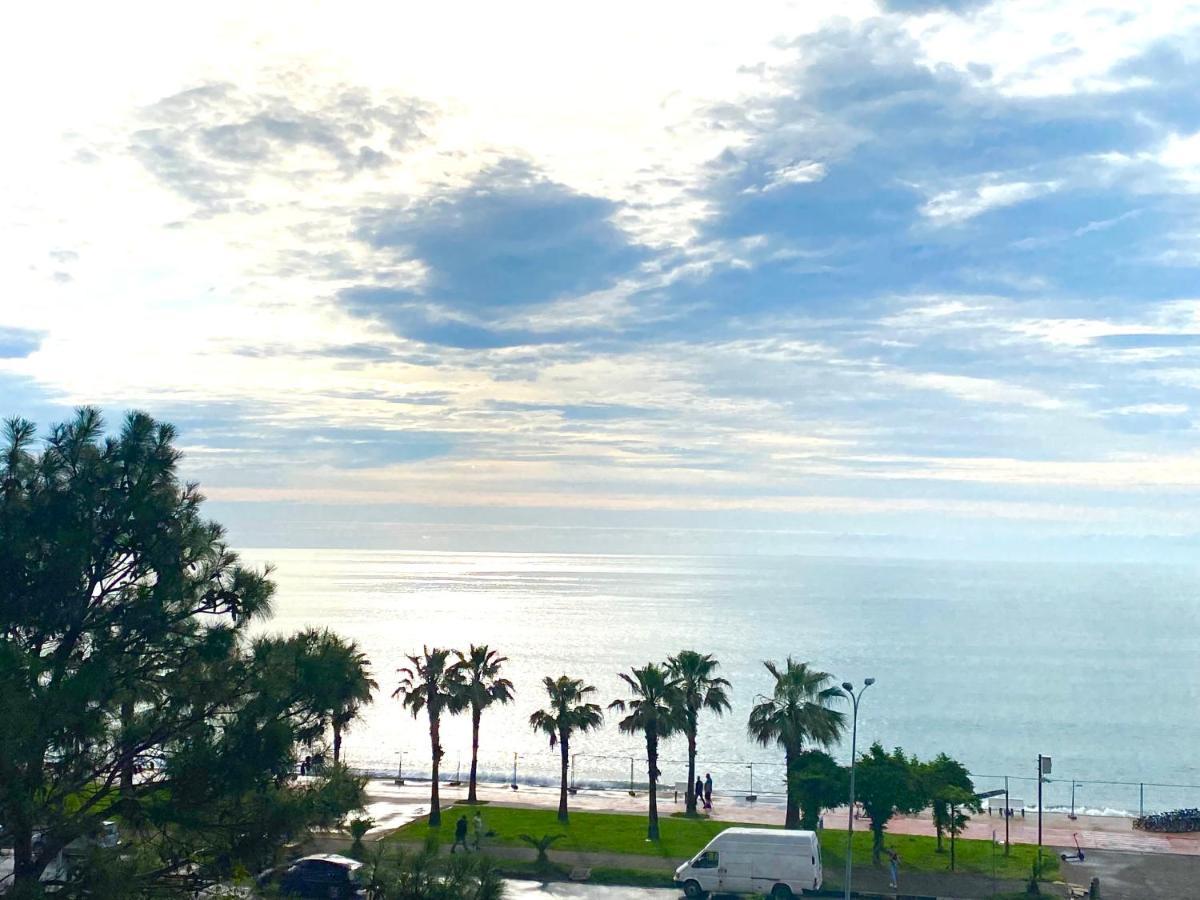 Daniel Sea View Apartment Батумі Екстер'єр фото